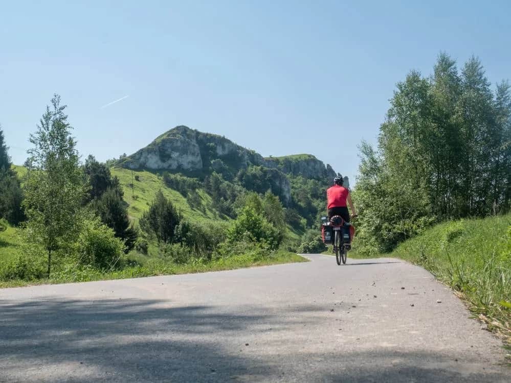 Najlepsze trasy rowerowe w Jurze: Odkryj swoje ulubione szlaki